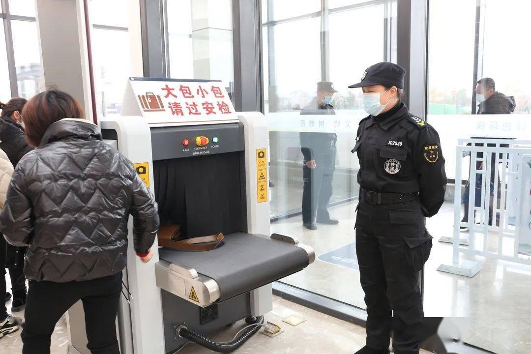 機(jī)場(chǎng)安檢全攻略 提前過(guò)檢時(shí)間與注意事項(xiàng)詳解